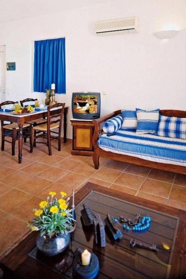 לרדוס Katikies Studios & Apartments מראה חיצוני תמונה