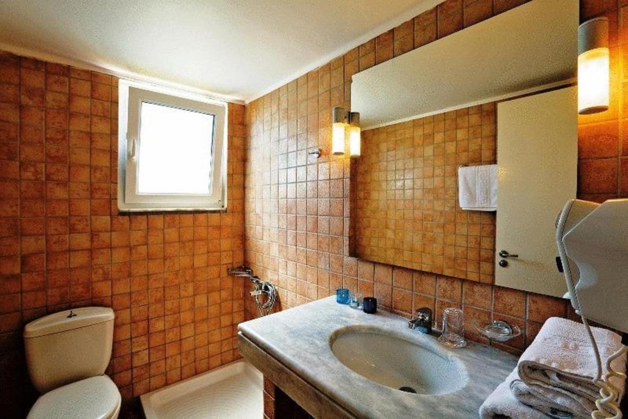 לרדוס Katikies Studios & Apartments מראה חיצוני תמונה