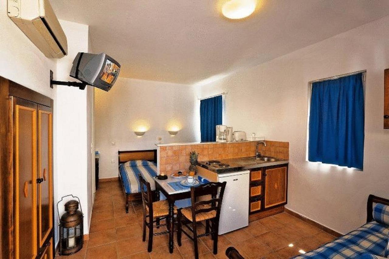לרדוס Katikies Studios & Apartments מראה חיצוני תמונה